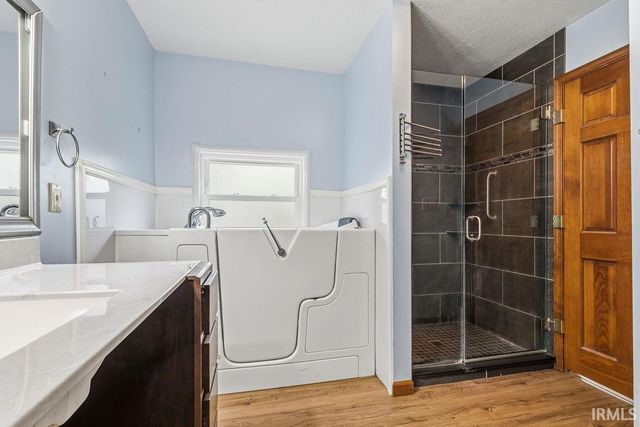 1904 Hunters Ridge Drive, Huntington, IN 46750
