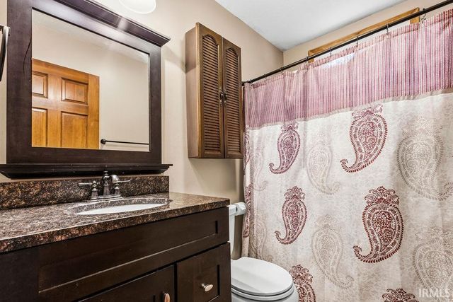 1904 Hunters Ridge Drive, Huntington, IN 46750