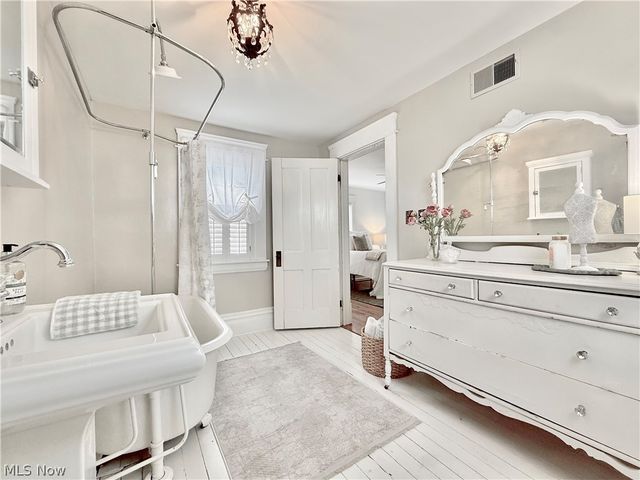 4405 Grand Central Avenue, Vienna, WV 26105