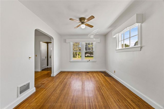 283 Stone Rd Road, Greece, NY 14616
