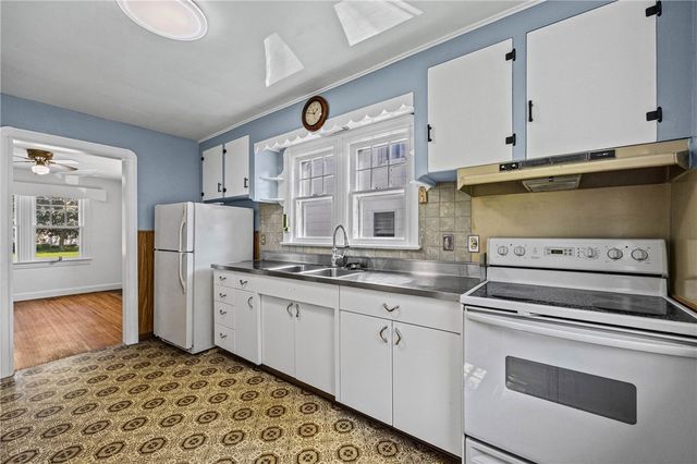 283 Stone Rd Road, Greece, NY 14616
