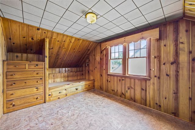 283 Stone Rd Road, Greece, NY 14616