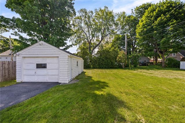 283 Stone Rd Road, Greece, NY 14616