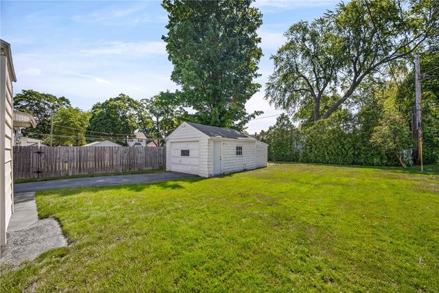 283 Stone Rd Road, Greece, NY 14616