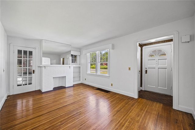 283 Stone Rd Road, Greece, NY 14616
