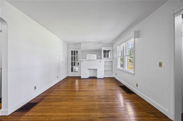 283 Stone Rd Road, Greece, NY 14616