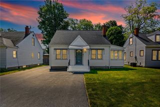 283 Stone Rd Road, Greece, NY 14616