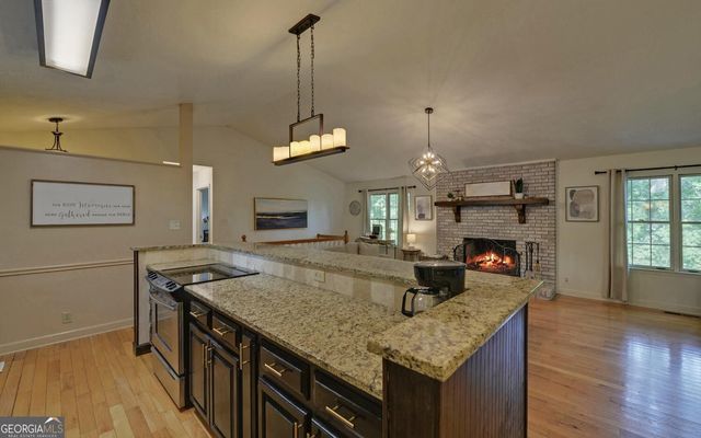 303 River Point Road, Martin, GA 30557