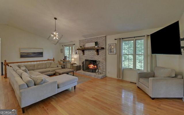 303 River Point Road, Martin, GA 30557