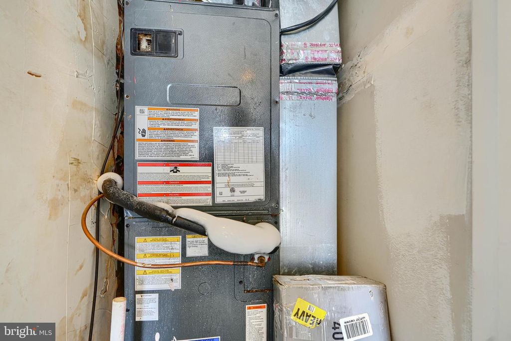 Image 10 of property listing at 30 E 25TH ST, Baltimore, MD 21218