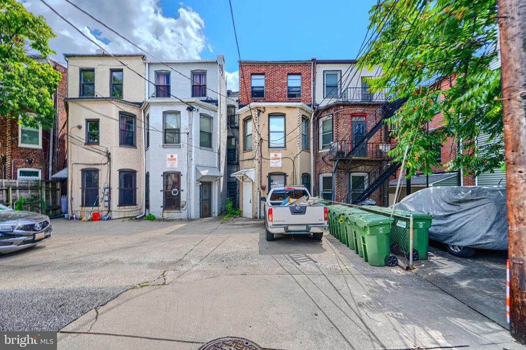 Image 16 of property listing at 30 E 25TH ST, Baltimore, MD 21218