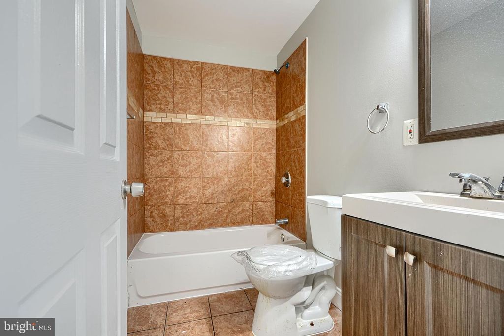 Image 3 of property listing at 30 E 25TH ST, Baltimore, MD 21218