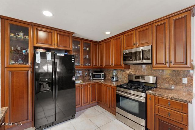 11138 Collett Avenue, Granada Hills, CA 91344