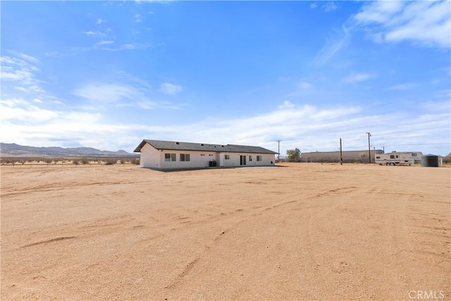 11725 Lagartijo Drive, Apple Valley, CA 92308