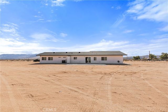 11725 Lagartijo Drive, Apple Valley, CA 92308