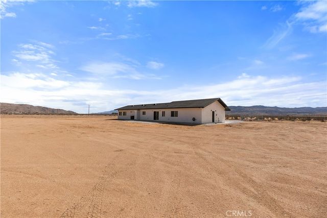 11725 Lagartijo Drive, Apple Valley, CA 92308