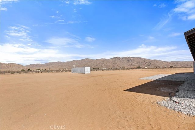 11725 Lagartijo Drive, Apple Valley, CA 92308