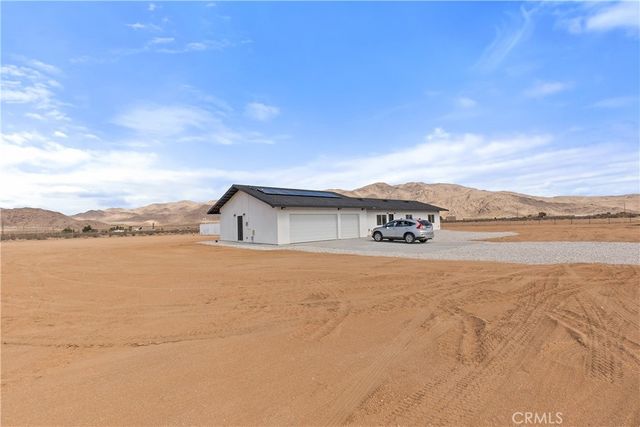 11725 Lagartijo Drive, Apple Valley, CA 92308