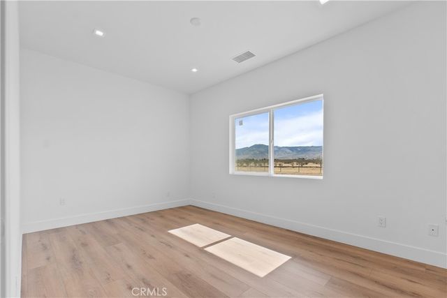 11725 Lagartijo Drive, Apple Valley, CA 92308