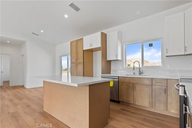 11725 Lagartijo Drive, Apple Valley, CA 92308