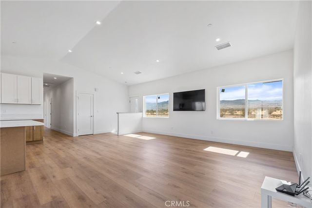 11725 Lagartijo Drive, Apple Valley, CA 92308