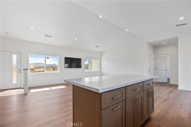 11725 Lagartijo Drive, Apple Valley, CA 92308