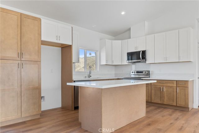 11725 Lagartijo Drive, Apple Valley, CA 92308