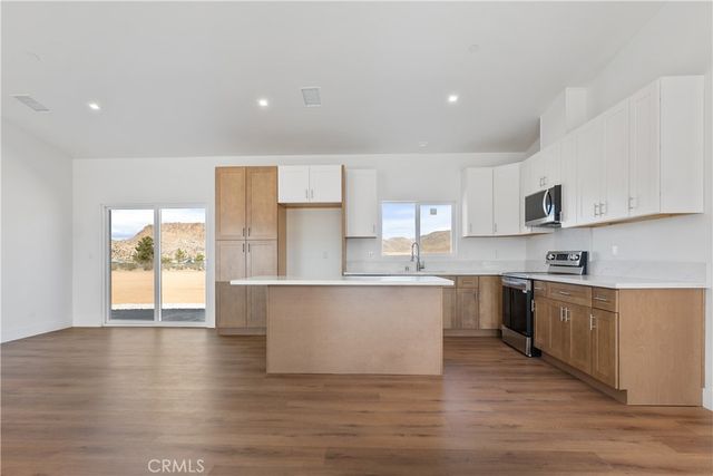 11725 Lagartijo Drive, Apple Valley, CA 92308