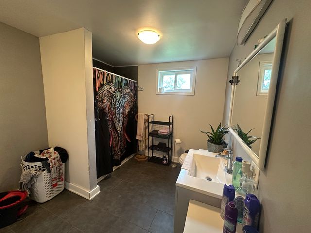 710 5th Street W, Davenport, IA 52802