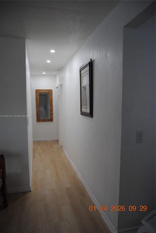 6320 NW 40th St, Virginia Gardens, FL 33166