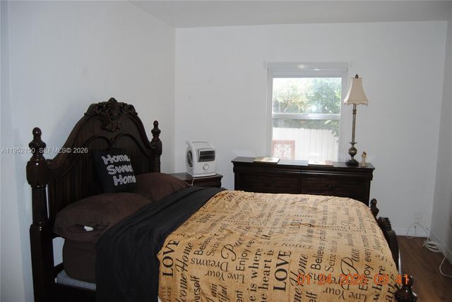 6320 NW 40th St, Virginia Gardens, FL 33166