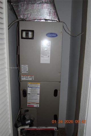 6320 NW 40th St, Virginia Gardens, FL 33166