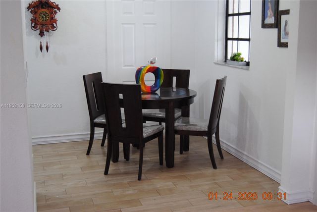 6320 NW 40th St, Virginia Gardens, FL 33166