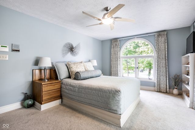4014 S Creekside Drive, New Palestine, IN 46163