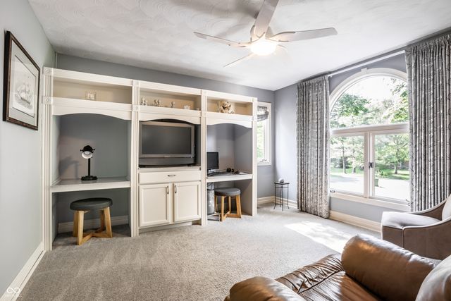 4014 S Creekside Drive, New Palestine, IN 46163