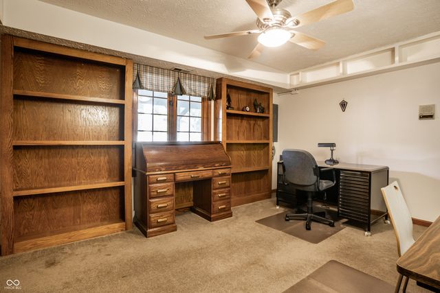4014 S Creekside Drive, New Palestine, IN 46163