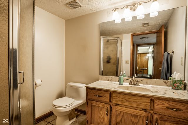 4014 S Creekside Drive, New Palestine, IN 46163