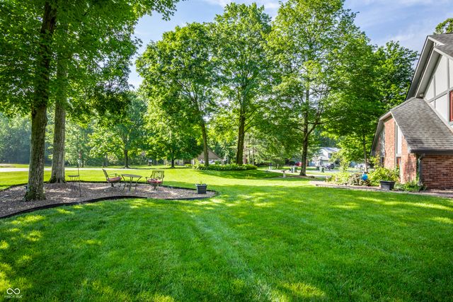 4014 S Creekside Drive, New Palestine, IN 46163