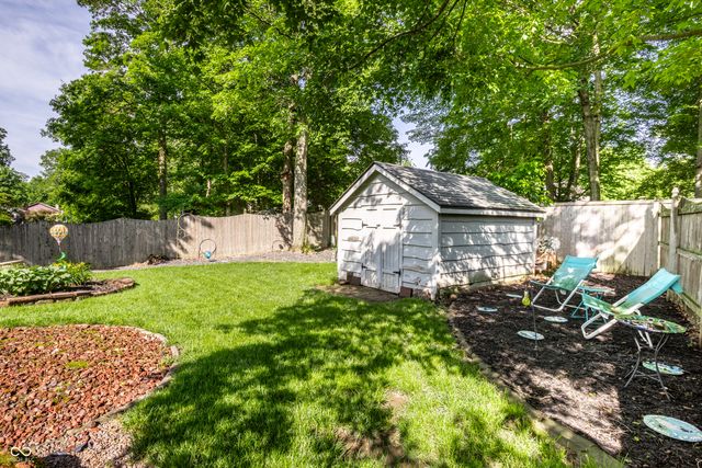 4014 S Creekside Drive, New Palestine, IN 46163
