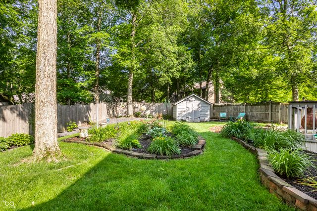 4014 S Creekside Drive, New Palestine, IN 46163