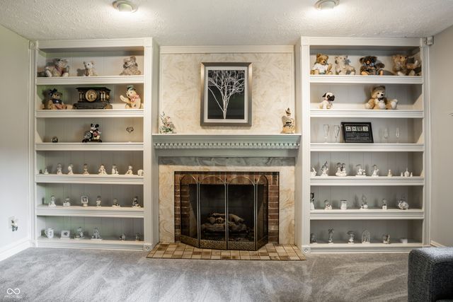 4014 S Creekside Drive, New Palestine, IN 46163