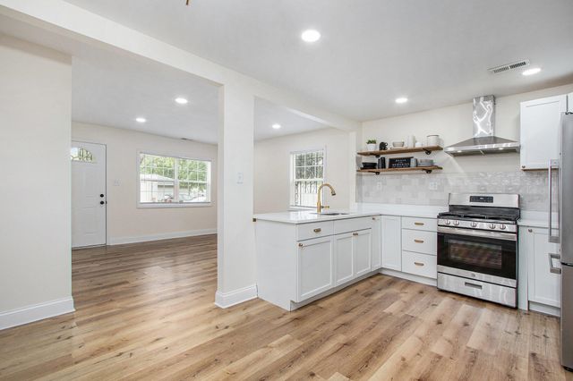 1121 Dekalb Street, Gary, IN 46403
