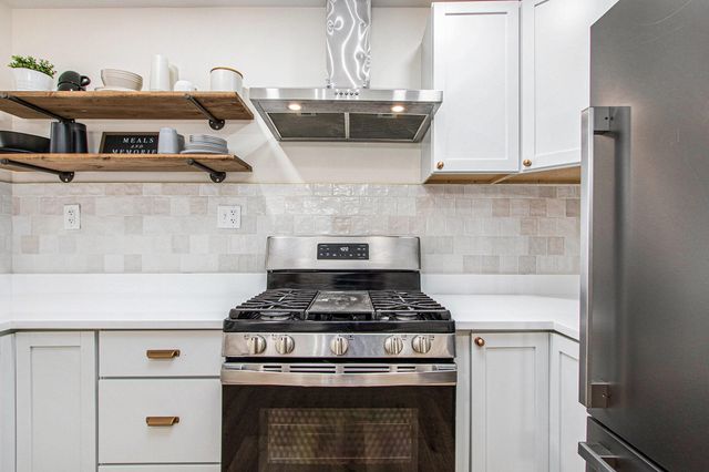 1121 Dekalb Street, Gary, IN 46403