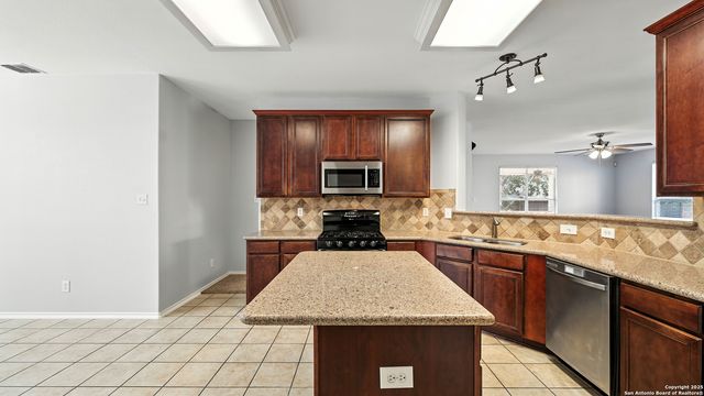 15107 Wingheart, San Antonio, TX 78253