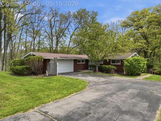8645 Fieldcrest Drive, Green Oak Township, MI 48116