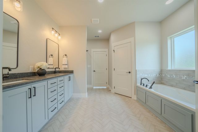 2941 E Carrie Ln, Longview, TX 75605