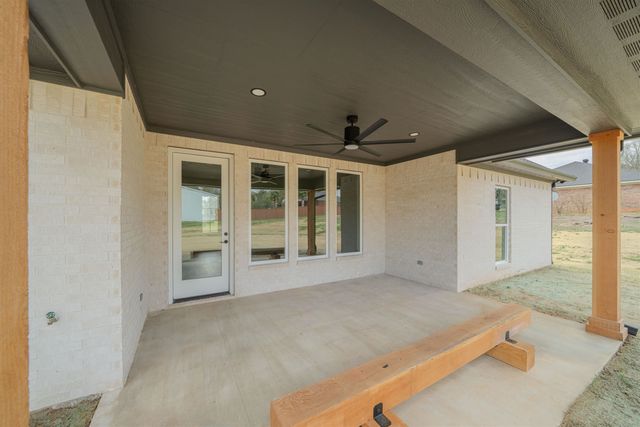 2941 E Carrie Ln, Longview, TX 75605