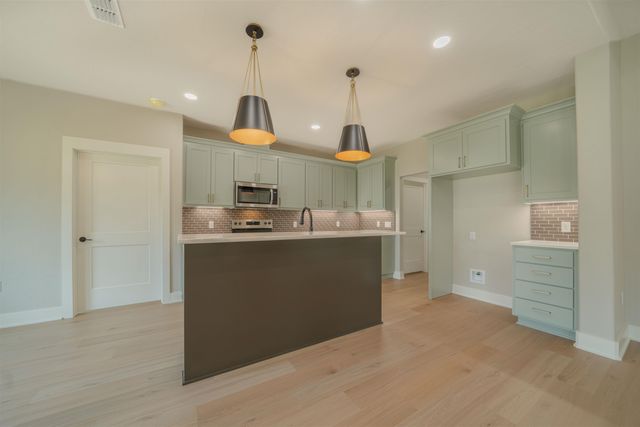 2941 E Carrie Ln, Longview, TX 75605