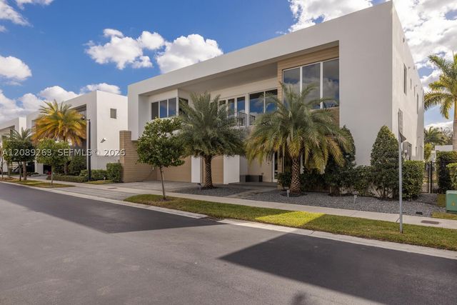 10250 NW 75th Ter, Doral, FL 33178