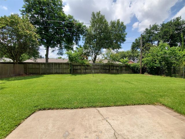 8815 Bellaire Boulevard, Houston, TX 77036